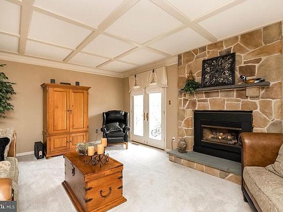 4th image of 131 Woodmont Dr