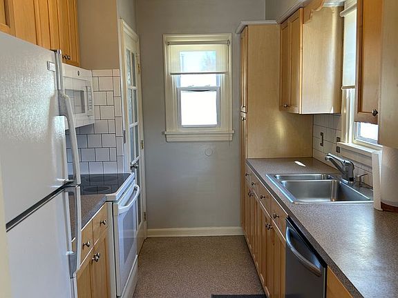 4th image of 813 Grand Ave Unit 1