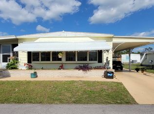 567 Plaza Del Sol, North Fort Myers, FL 33917