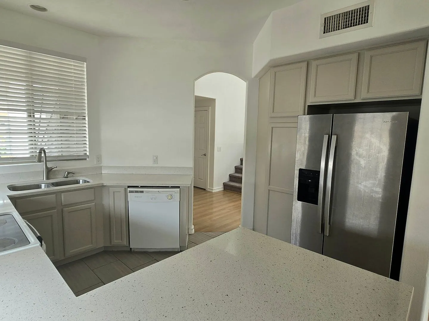 3-bedroom, 2.5 bath in northeast Mesa — Photo 4