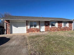 1427 E Line Ave, Sapulpa, OK 74066