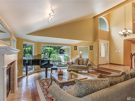 4th image of 22120 NE 27th Pl