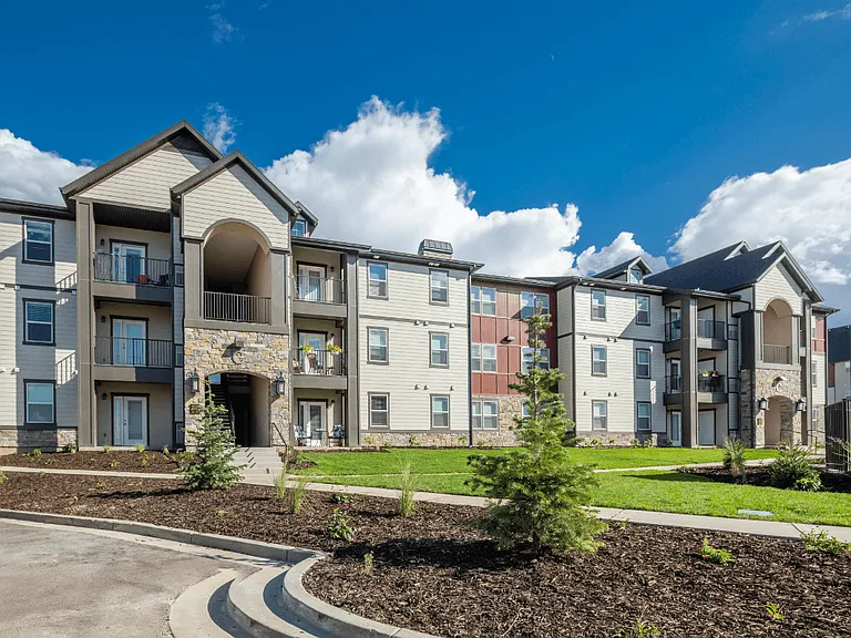 Eversage Apartments — Photo 31