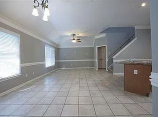 10445 Juneau Way — Photo 11