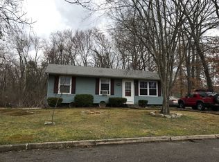 909 Pine Ave, Clayton, NJ 08312