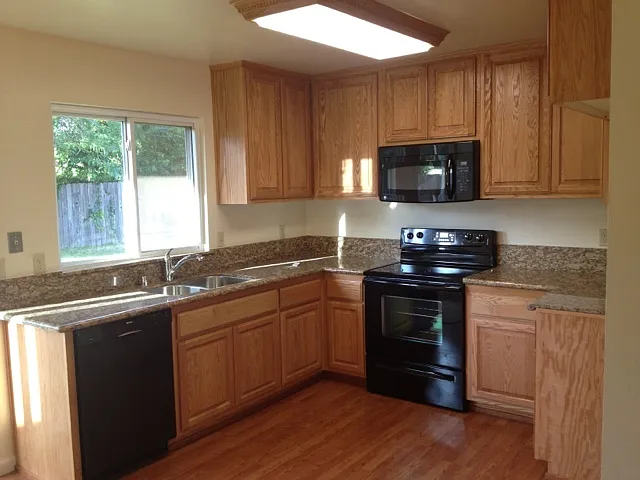 9457 Bravo Way — Photo 4