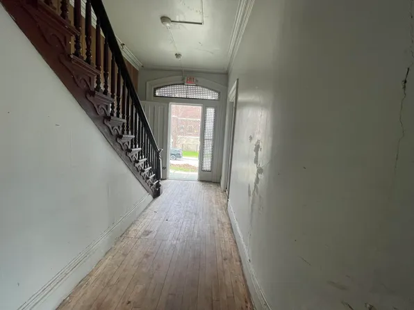 8 Francis St, Malone, NY 12953