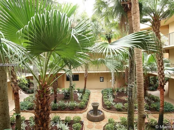 8075 SW 107th Ave APT 304, Miami, FL 33173