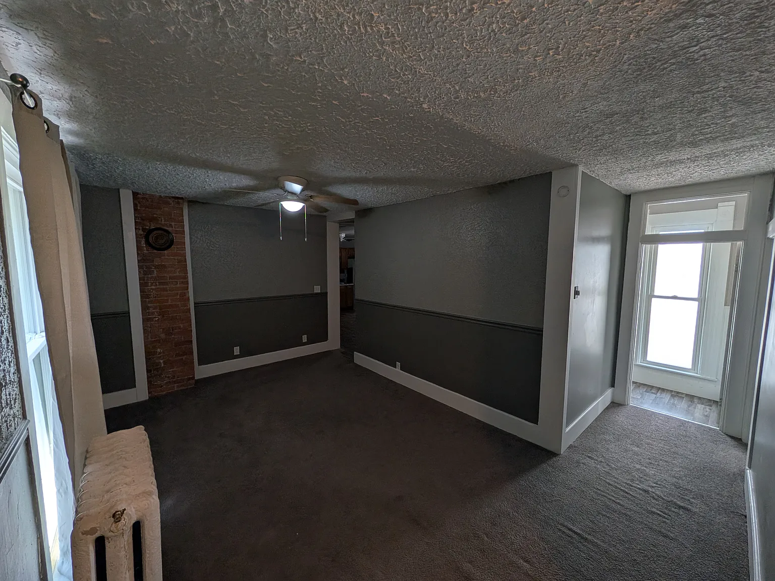 130 1/2 W North St — Photo 4