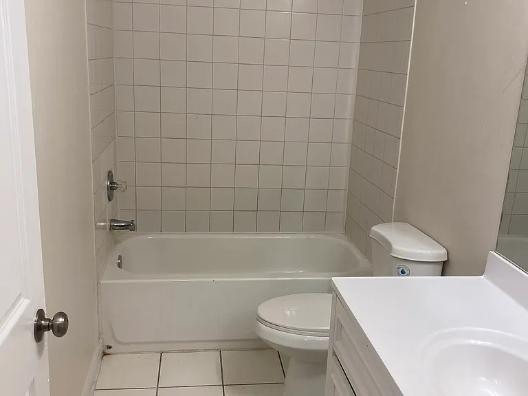 1123 Homer Ave S #1123 — Photo 3