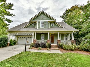 1044 Hunters Run Dr, Tega Cay, SC 29708