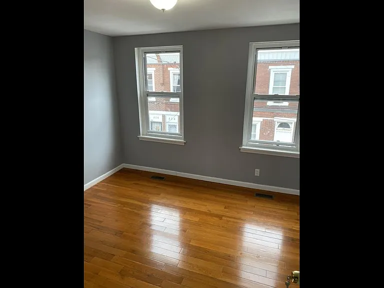 831 Winton St — Photo 15