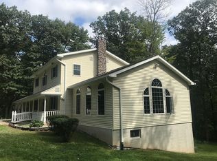311 Manor Ln E, Lehighton, PA 18235