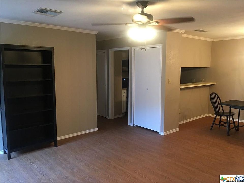 2nd image of 1202 Thorpe Ln APT 401