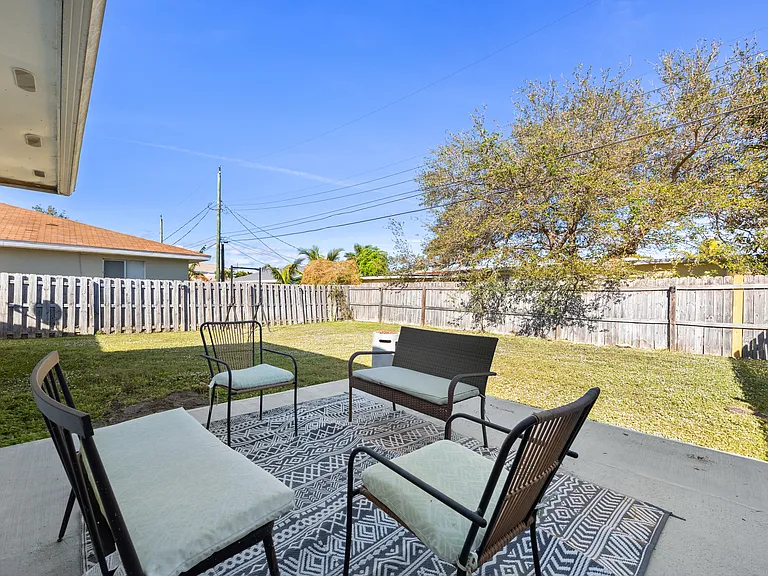 532 Roosevelt Ave #532 — Photo 7