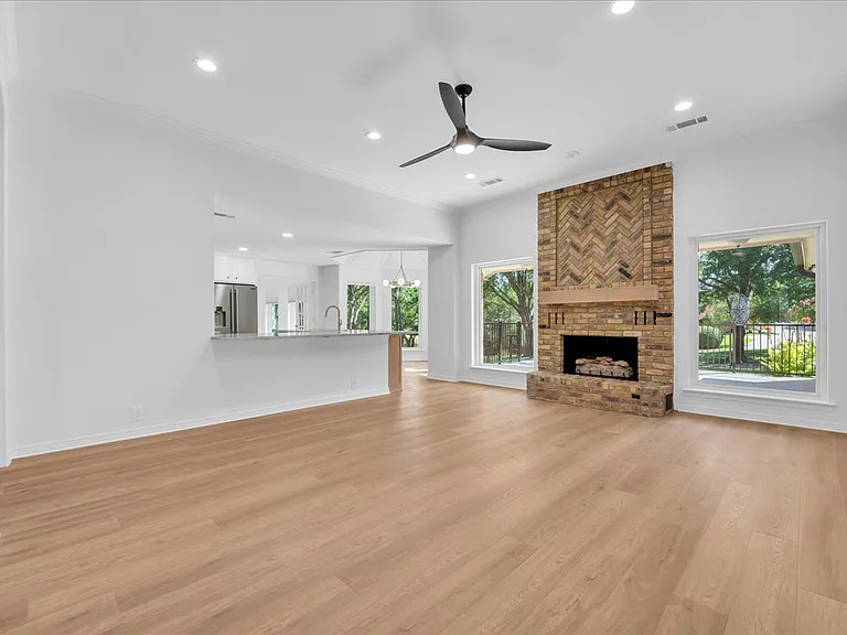 610 Timber Way — Photo 7