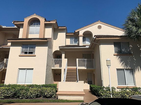 3rd image of 17205 Glenmoor Dr