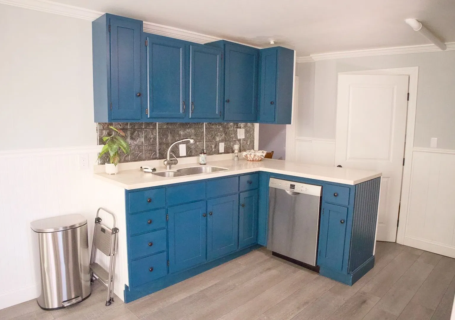 Cape Cod Standalone in Cabbage Hill! — Photo 4