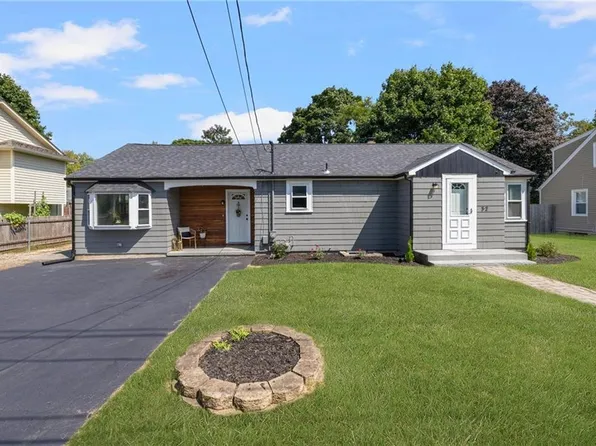 32 Oak Tree Ave, Warwick, RI 02886