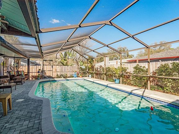 2nd image of 2011 Del Betmar Rd