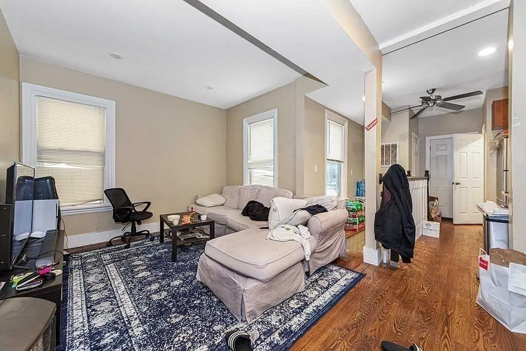 4 bed, $6,600 — Photo 4