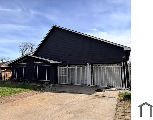 618 Sulphur St — Photo 1