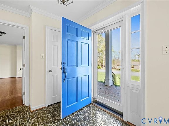 2nd image of 3000 Riverside Ave