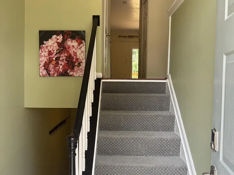 32 Alderman Ct — Photo 2