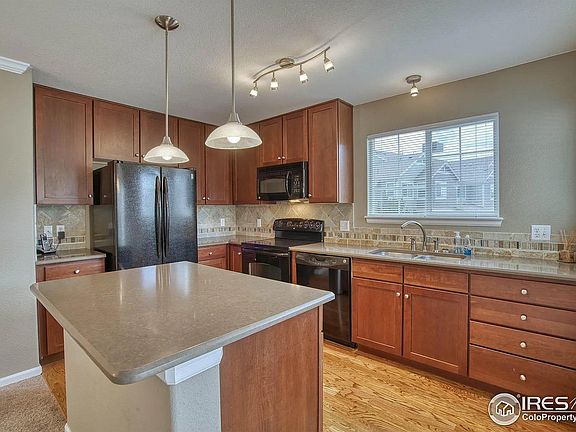 Kitchen with Island + storage
