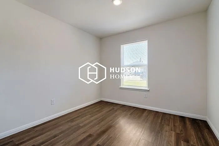 7610 Florence Dr — Photo 8