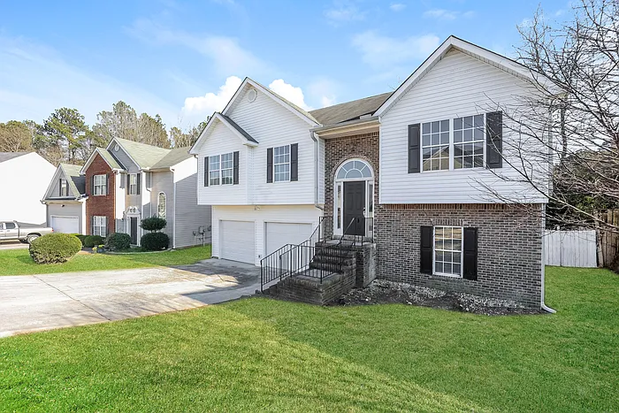 6055 Yellowood Ct — Photo 2