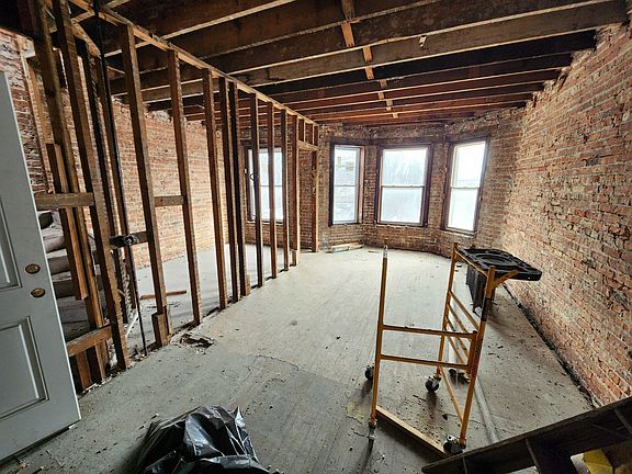 4th image of 1116 S California Ave