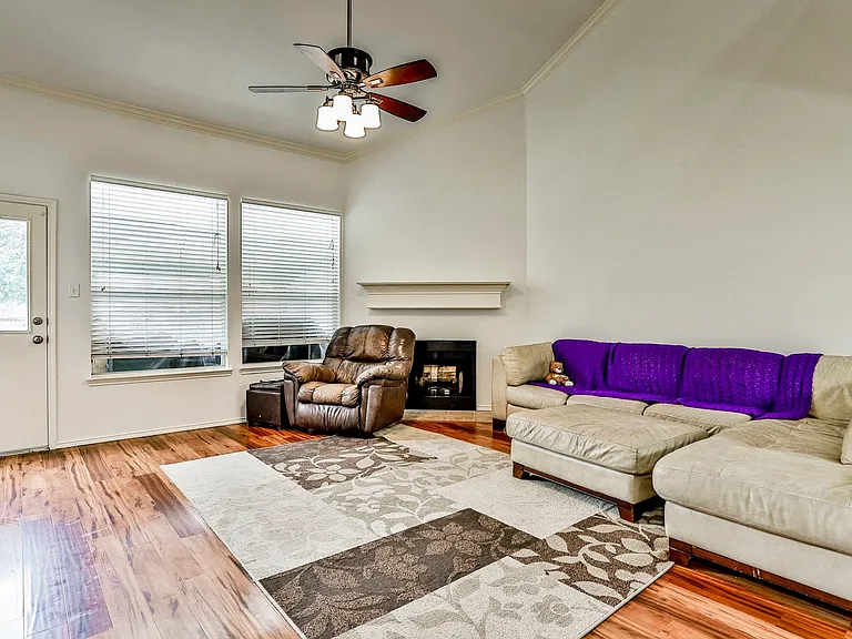 9921 Delamere Dr — Photo 15