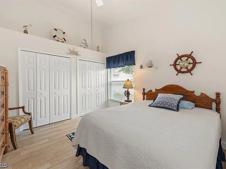 9241 Bramble Ct — Photo 24