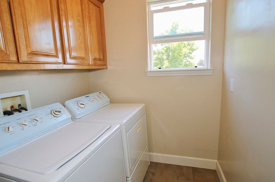 2nd image of 407 Dixson St