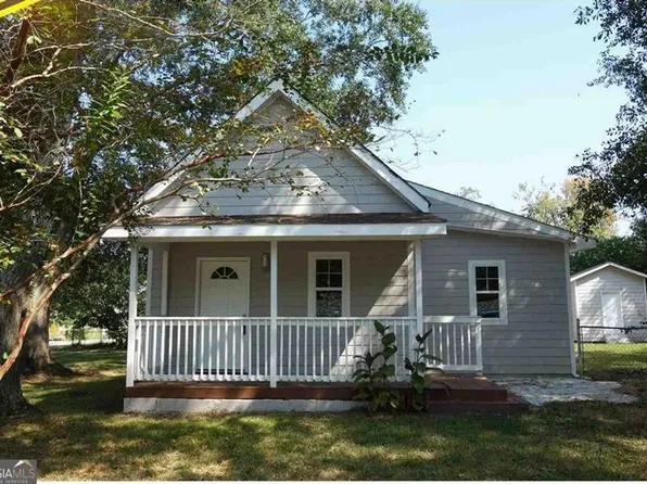 14 Weaver St, Jackson, GA 30233