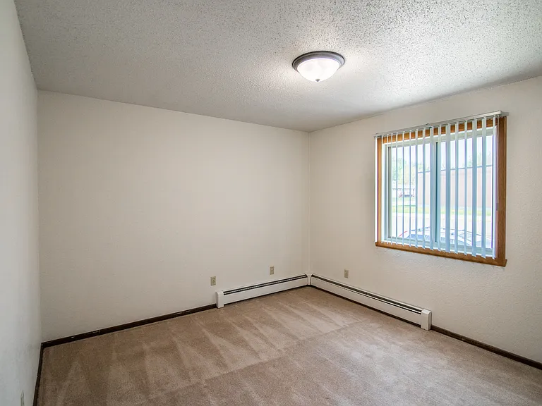 Bismarck, ND Eastbrook Apartments | Bedroom