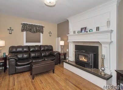 4th image of 222 Stuyvesant Dr