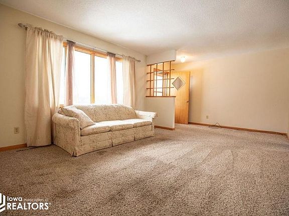 3rd image of 109 W McGregor St
