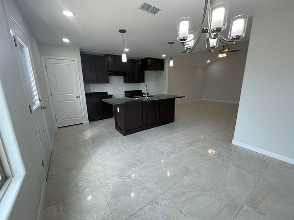 5th image of 2301 Durazno Ct