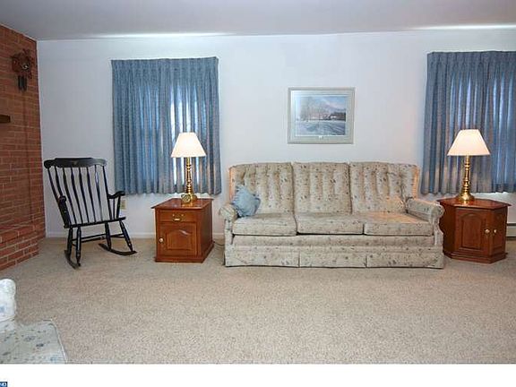 3rd image of 707 Williams St