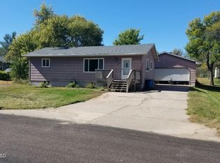 109 18th St NW, Watertown, SD 57201