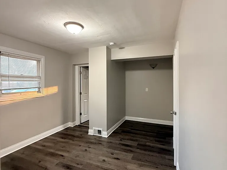 17002 Greenbay Ave — Photo 9