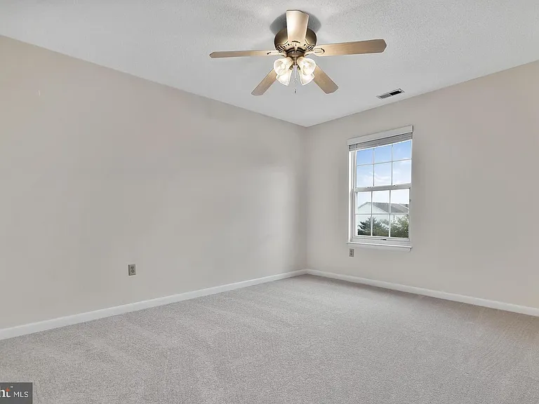 612 Emily Ln — Photo 11
