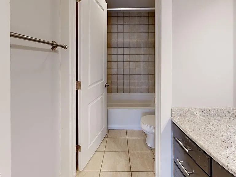 Grant-Commons-2-Bed-Townhomes-Bathroom 1 Grant-Commons-2-Bed-Townhomes-Bathroom 1