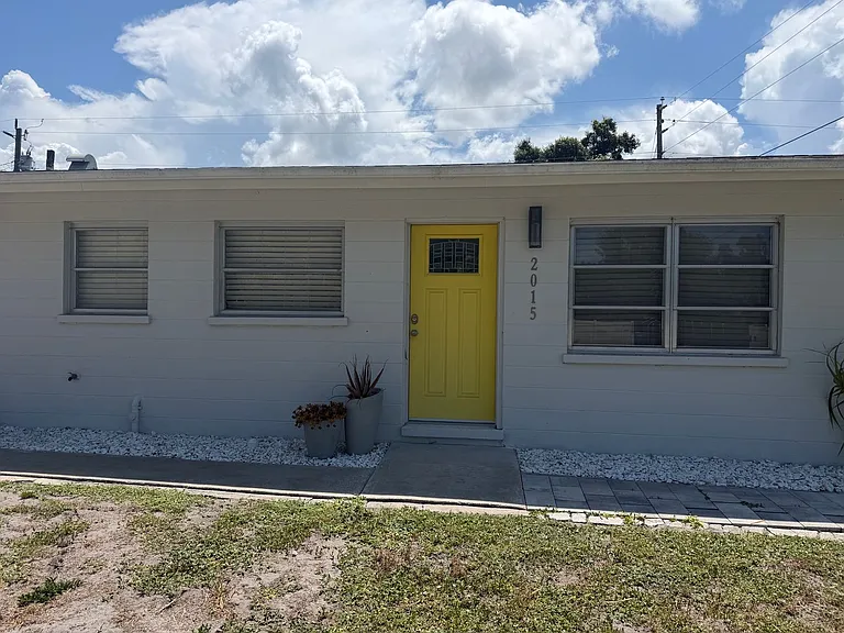 2013-2015 Tetlow Pl — Photo 2