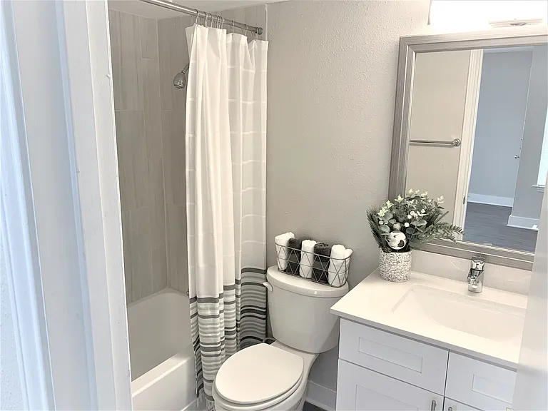 Centennial Place Apartments — Photo 19