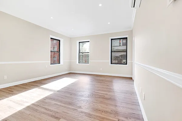 Rented by Cooper & Cooper Real Estate | media 18