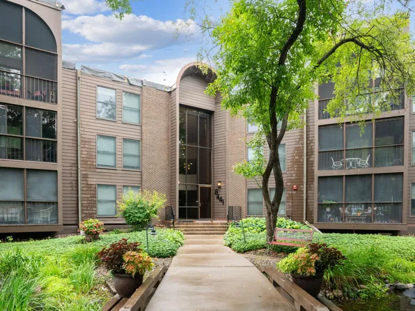 8441 Irwin Rd APT 110, Bloomington, MN 55437