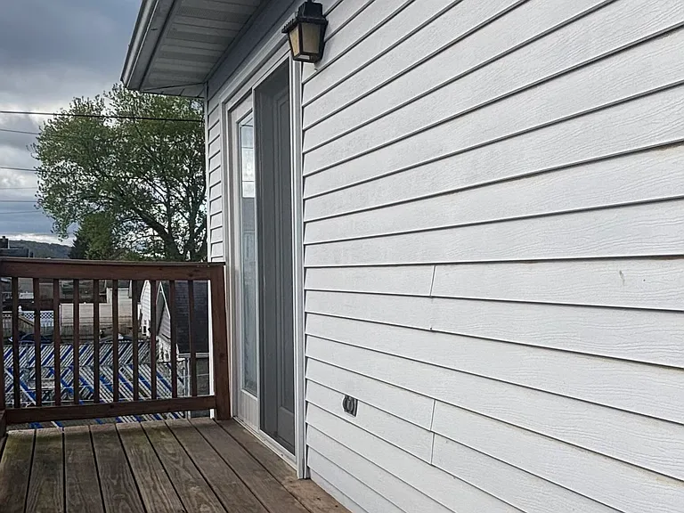 1033 Wilson Ave — Photo 7